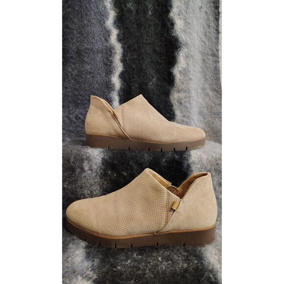 Dr. Scholl's Women's Tan 8M Slip On Whoa Loafer - Picture 1 of 7